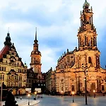 Ankommen Und Wohlfuehlen! 104 Qm In Altstadt-naehe * 드레스덴